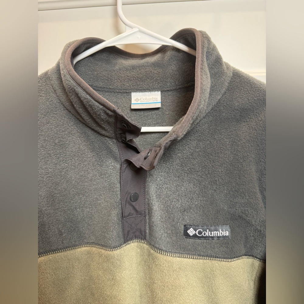 Columbia Olive and Gray Fleece Pullover